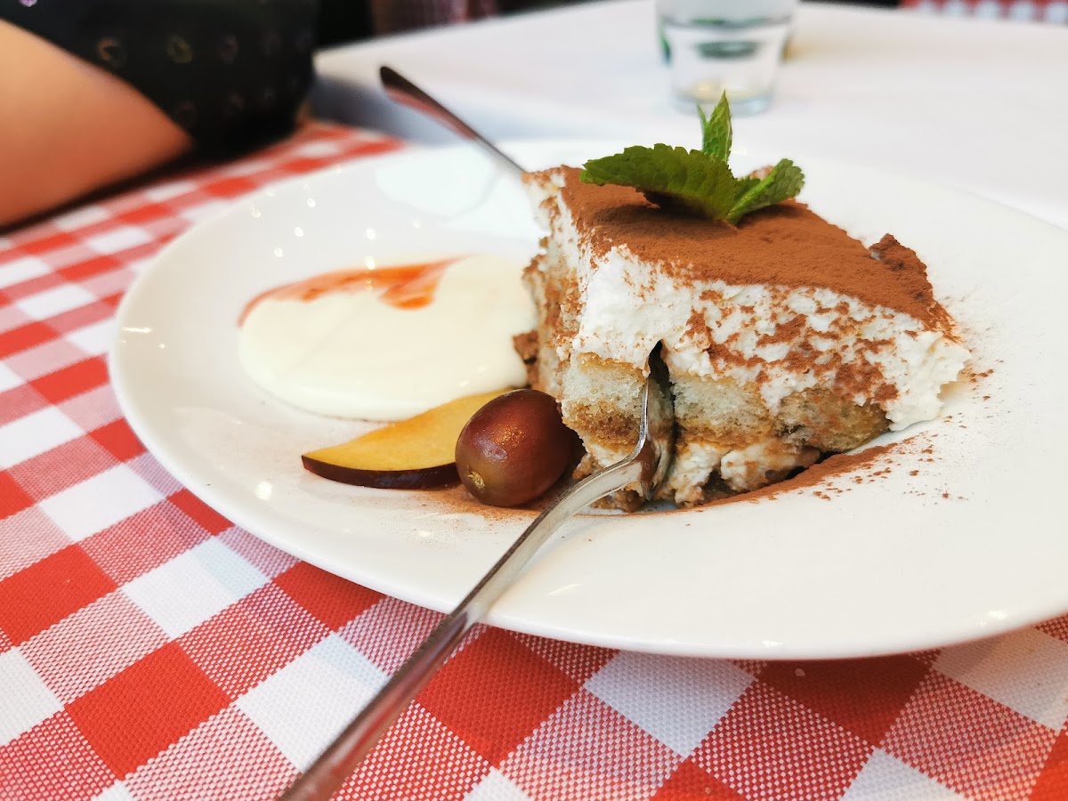 Ristorante Pizzeria Al Lido In Hamburg - Hafencity-8